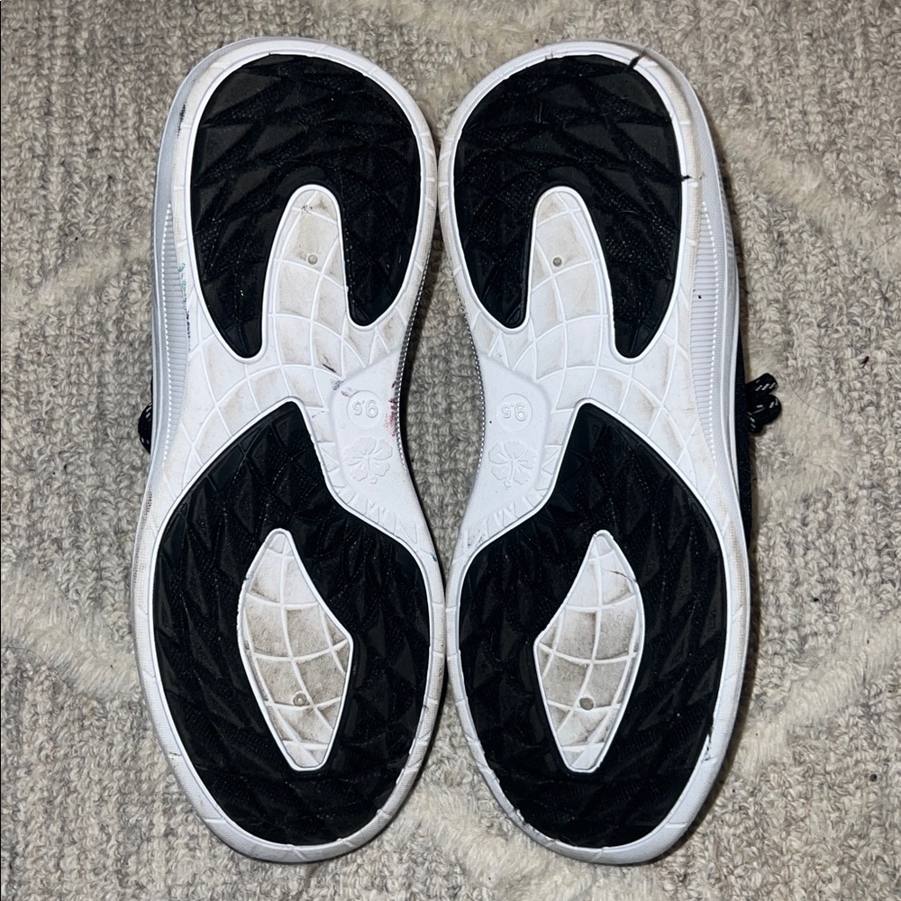 🔴 CLEARANCE🔖 TOMMY BAHAMA BLACK SLIP-ON LIGHT WALKING SNEAKER SHOE Women 9.5 - Picture 8 of 11